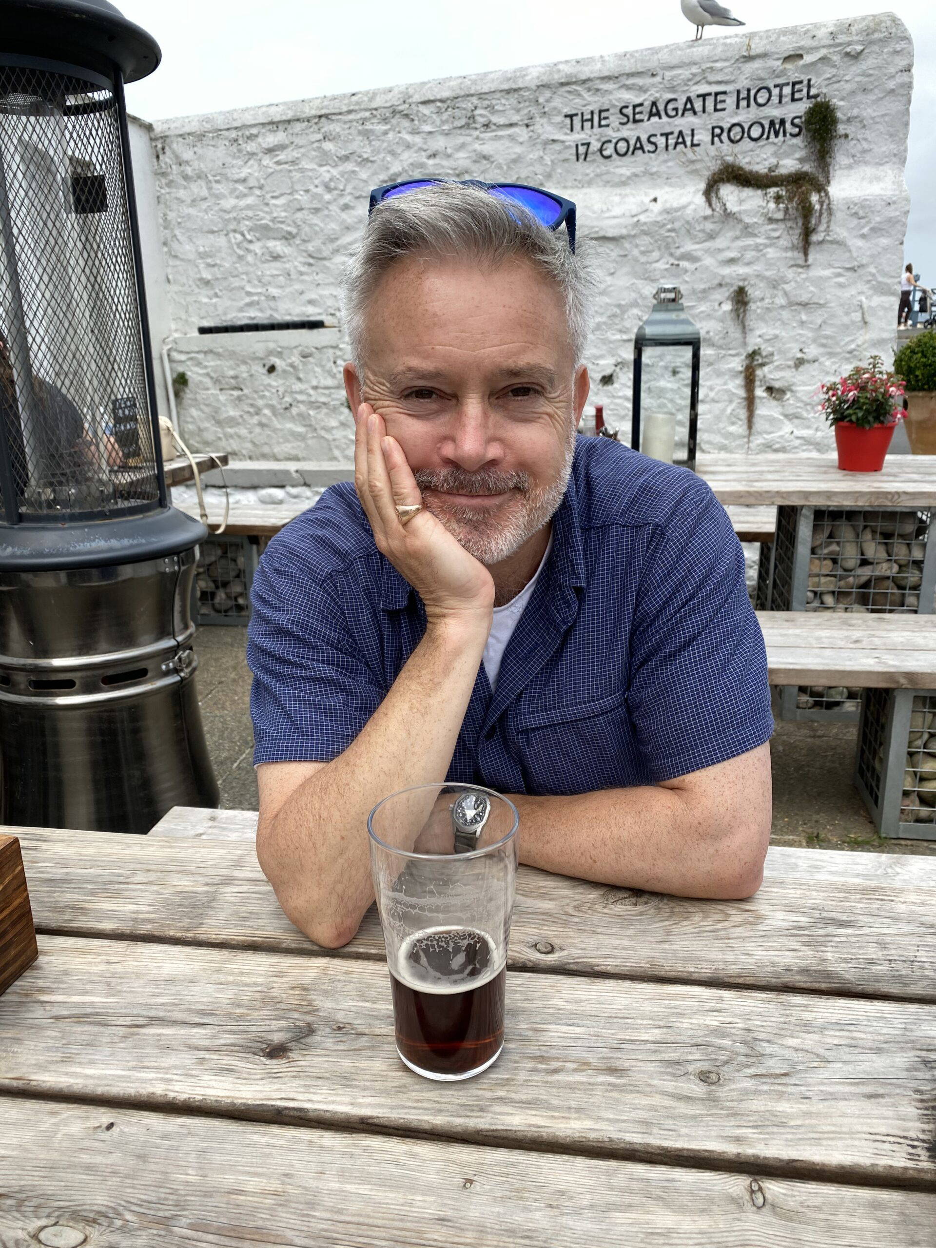 Rob Deere has over 37 years of experience helping individuals and teams achieve their goals through Action Centred Leadership training and values-based personal development.